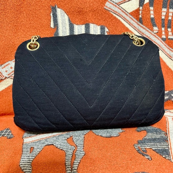 CHANEL ❤️🌟 CIRCA 1960s COLLECTION PIECE KISS-LOCK JERSEY CHEVRON VINTAGE BAG ⭐️ - Picture 3 of 16